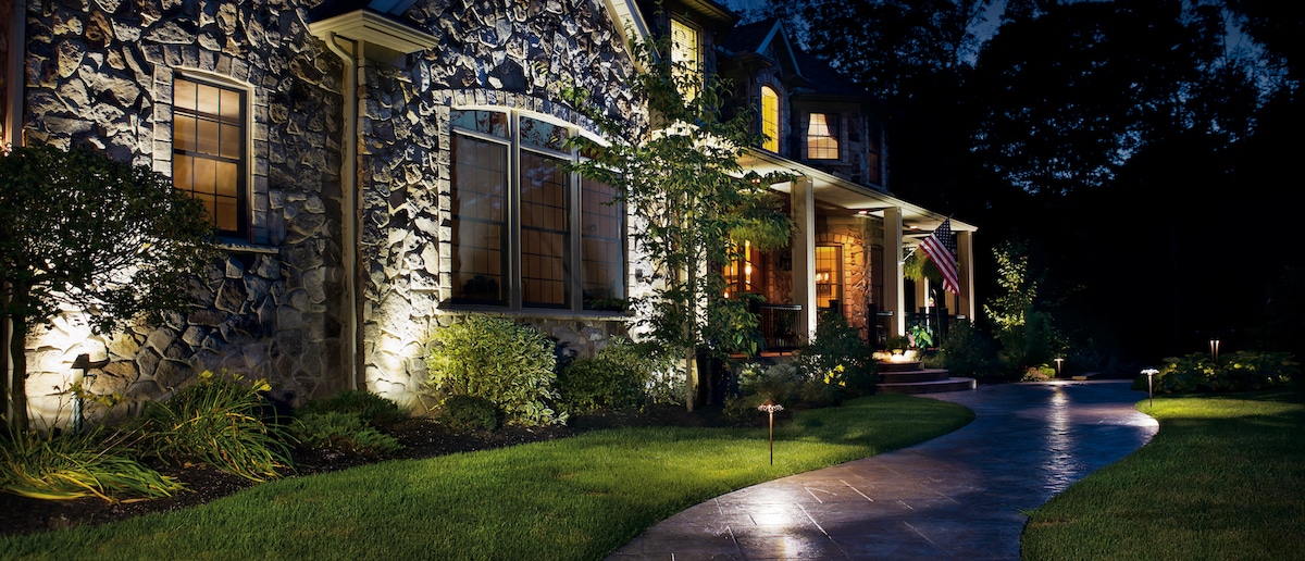landscape lighting at night in jacksonville fl