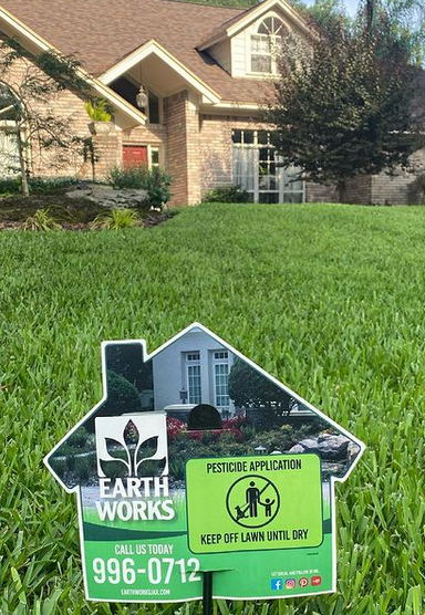 Lawn Spray sign